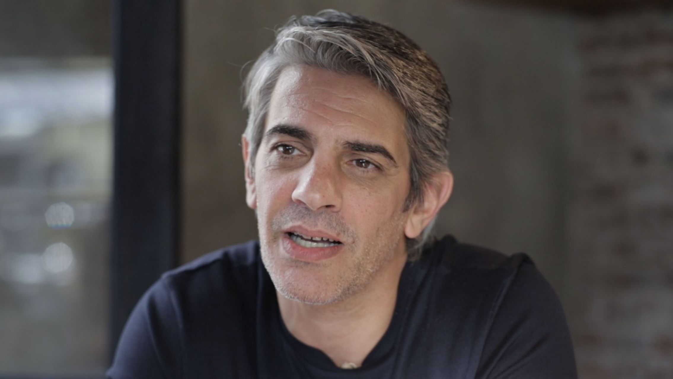 El subsidiado ultra K Pablo Echarri pidió donaciones para los actores, pero falló en el intento